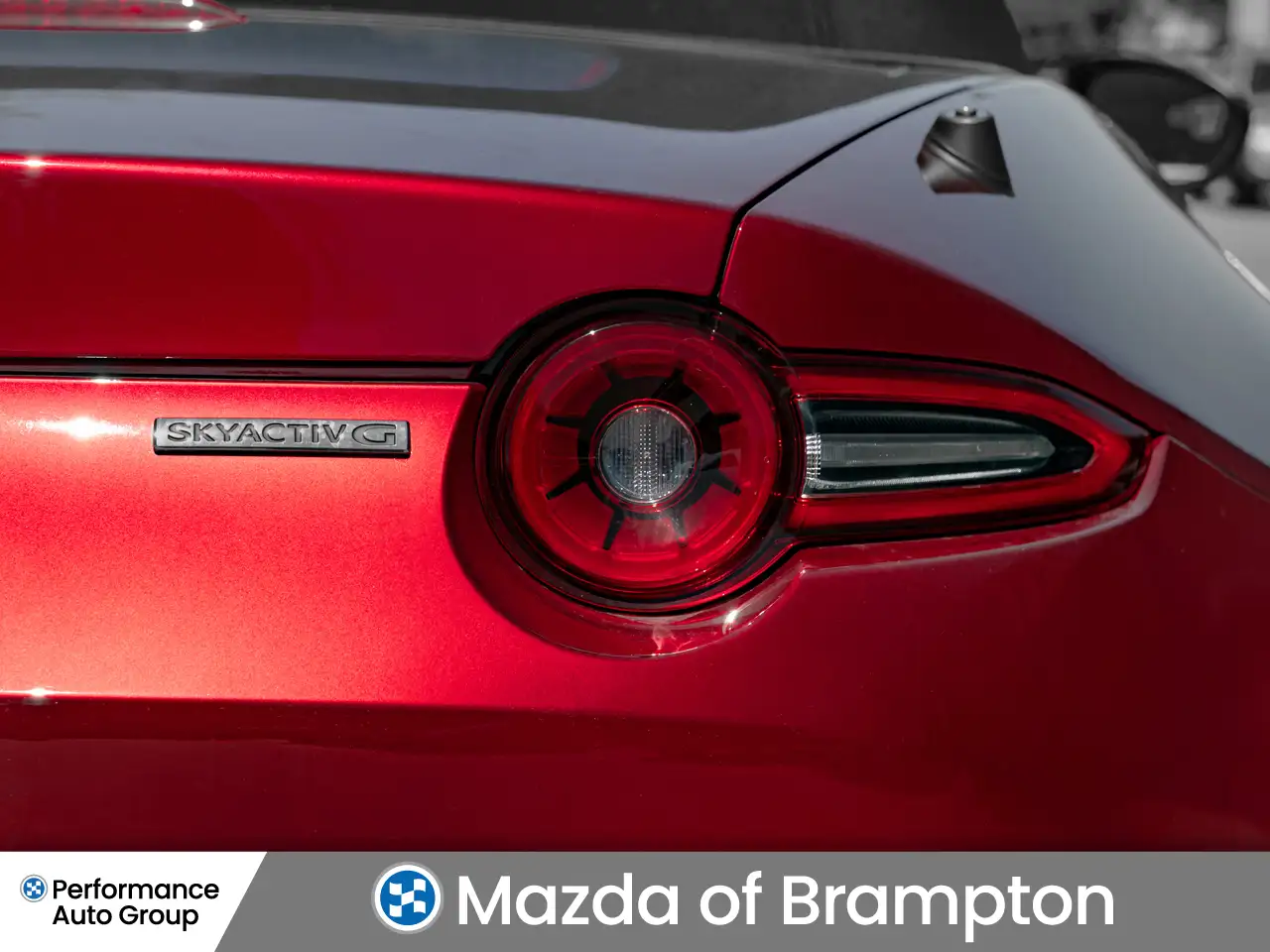 Mazda MX-5 Miata снимка Mazda MX-5 Miata