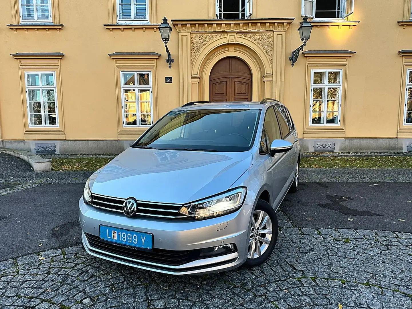 Volkswagen Touran Comfortline TDI DSG   LED,  Navi,  AHK schwenkb... Argent - 2