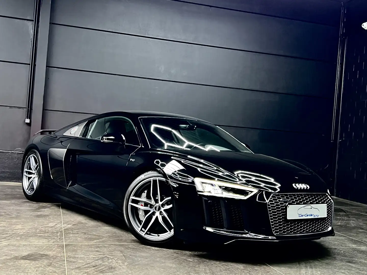 Audi R8 coupé V10 Plus 5.2 FSI Quattro / only 7829 km!! Zwart - 2