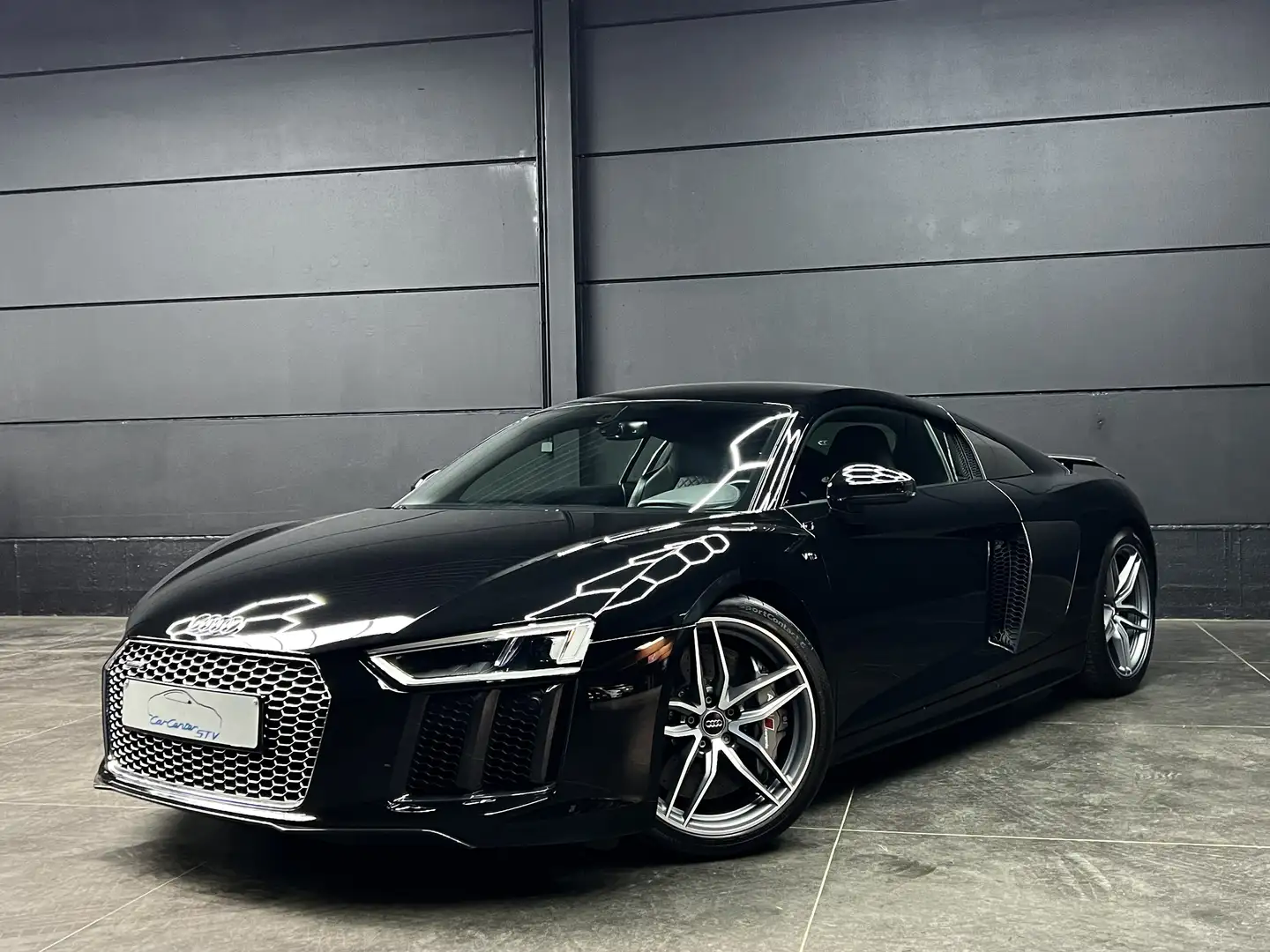 Audi R8 coupé V10 Plus 5.2 FSI Quattro / only 7829 km!! Zwart - 1