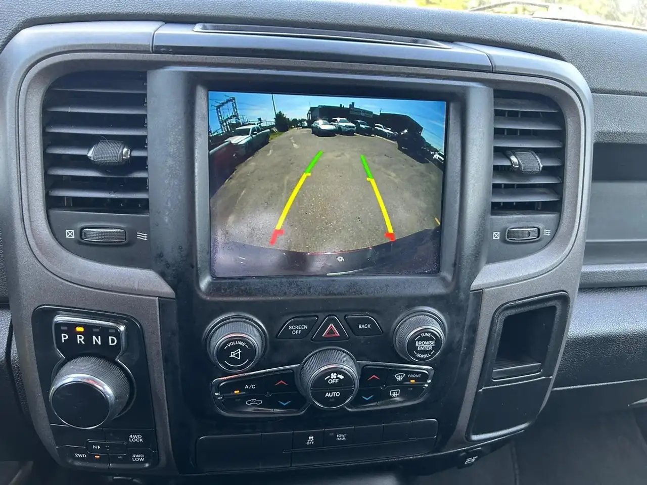 RAM 1500 снимка RAM 1500