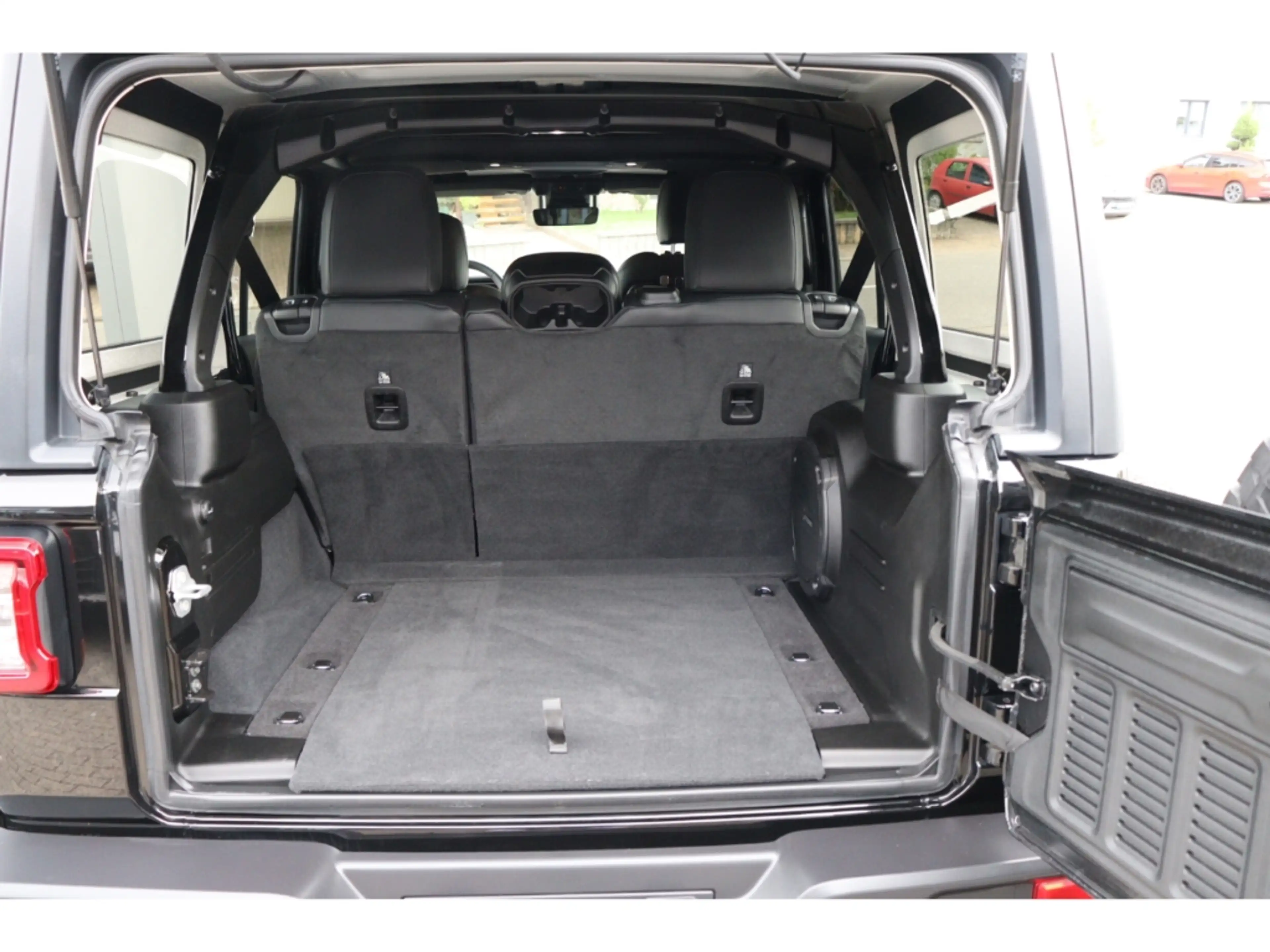 Jeep Wrangler UNLIMITED RUBICON 2.0l T-GDI 272 PS — photo 14