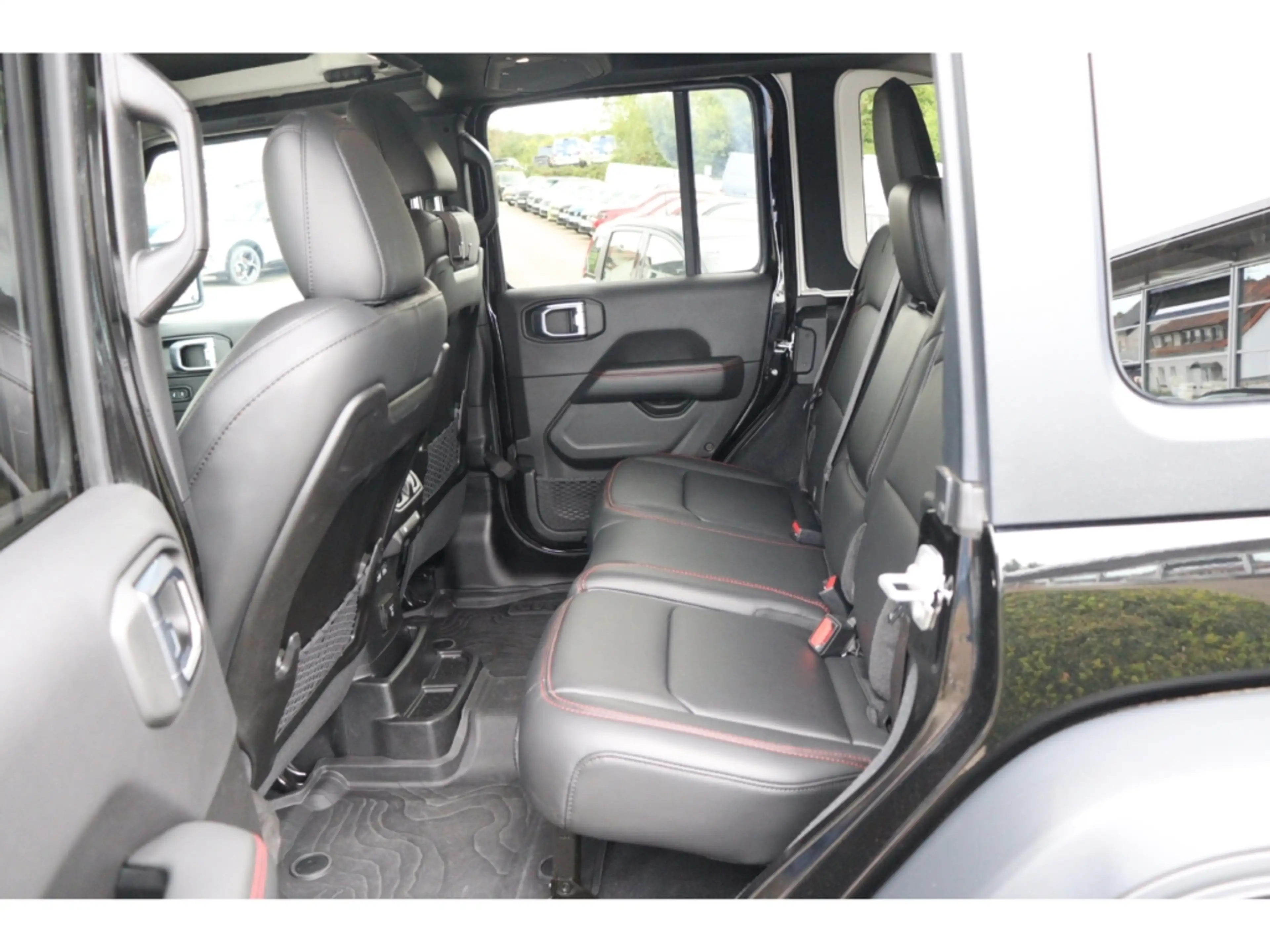 Jeep Wrangler UNLIMITED RUBICON 2.0l T-GDI 272 PS — photo 11