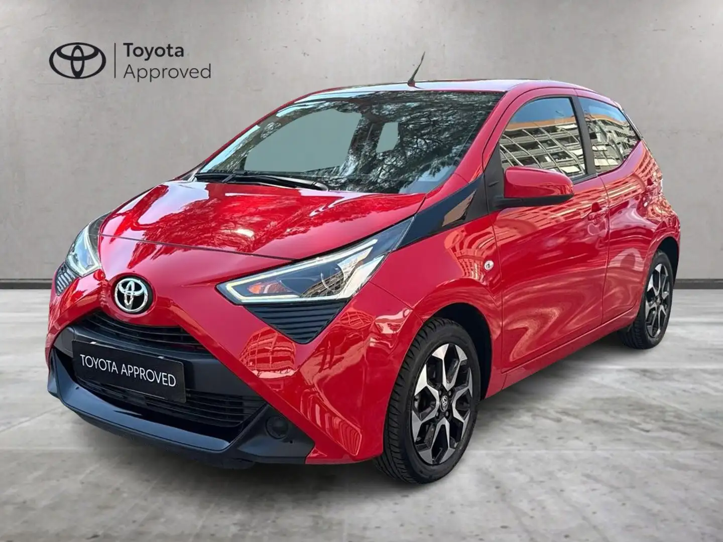 Toyota Aygo Aygo 5p 1.0 x-play 72cv Czerwony - 1