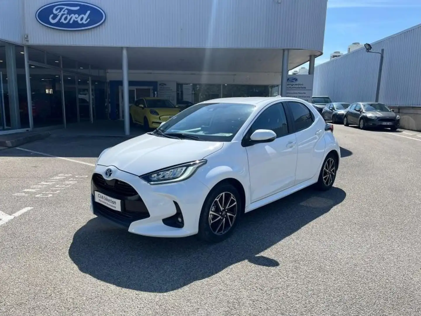 Toyota Yaris 116h Design 5p MY22 Blanc - 1