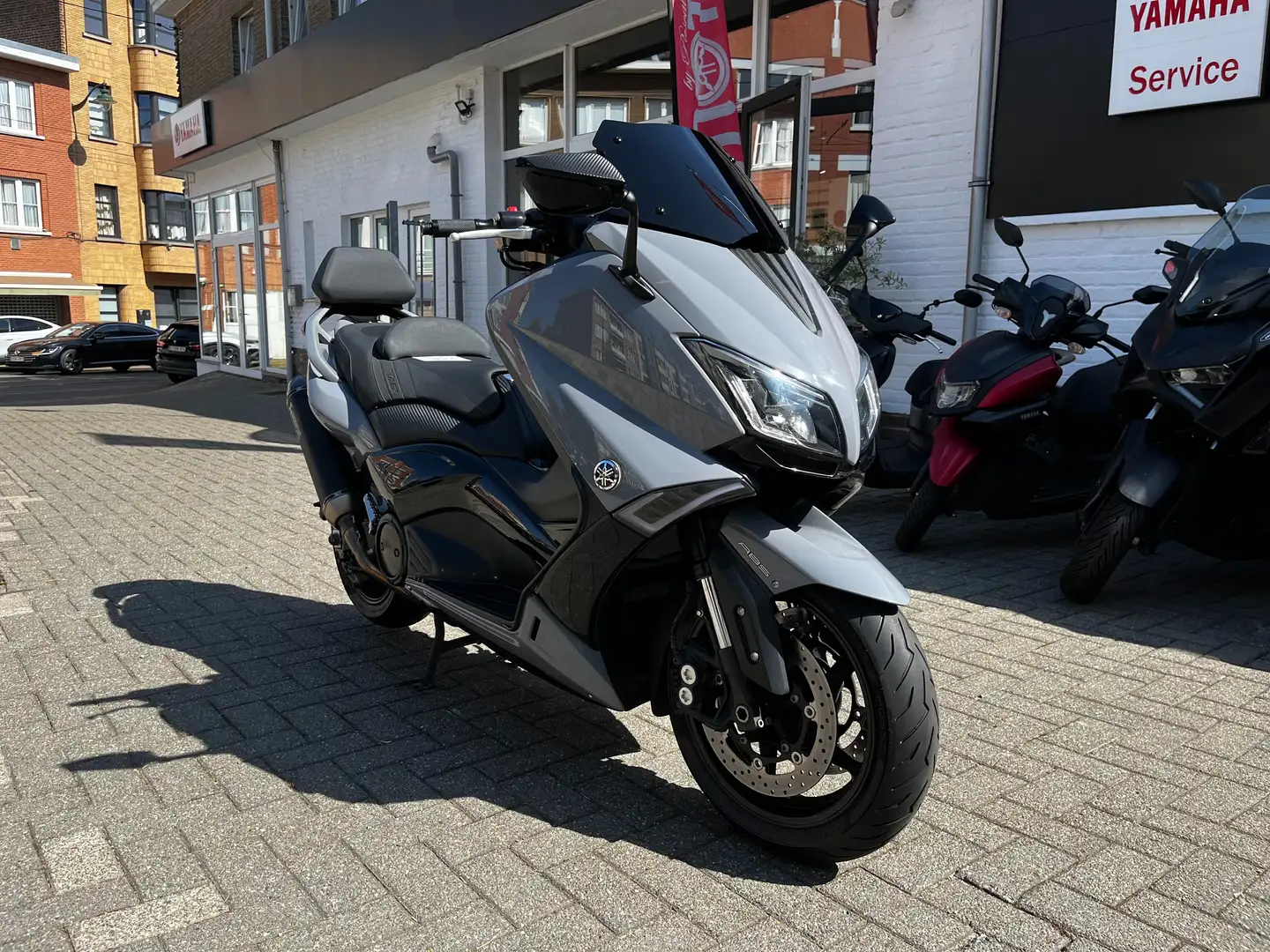 Yamaha TMAX 530 Grijs - 2