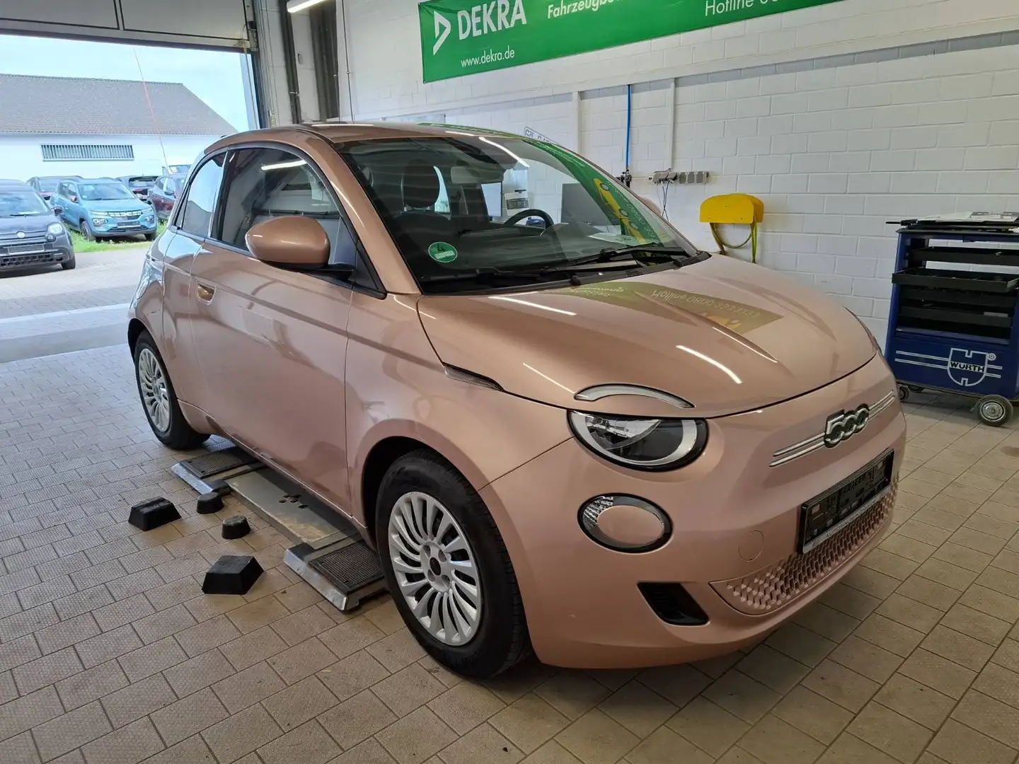 Fiat 500e 3+1 42 kWh 320 Km Reichweite Navi - Klima Gold - 1