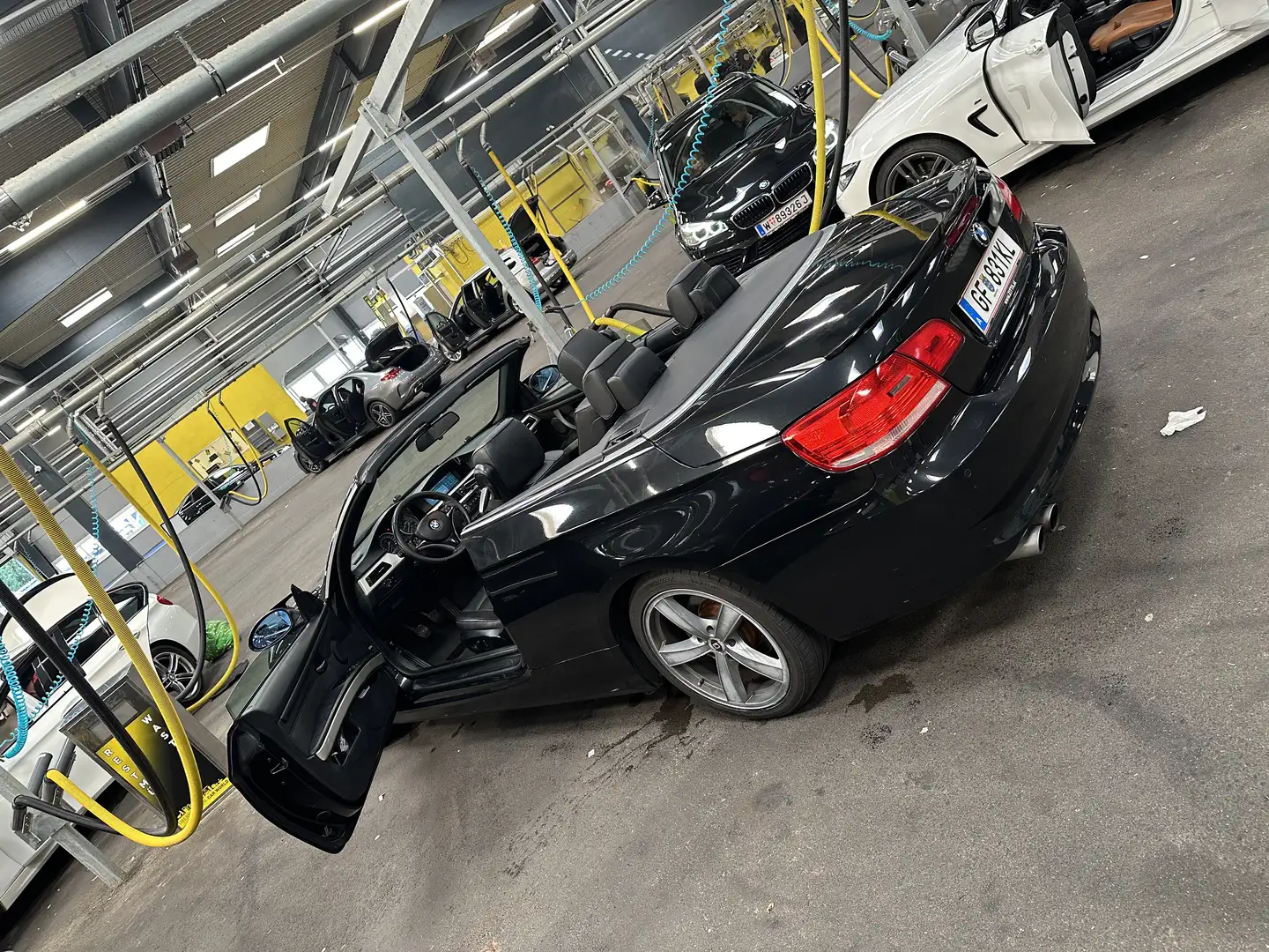 BMW 325 325i Cabrio - 1