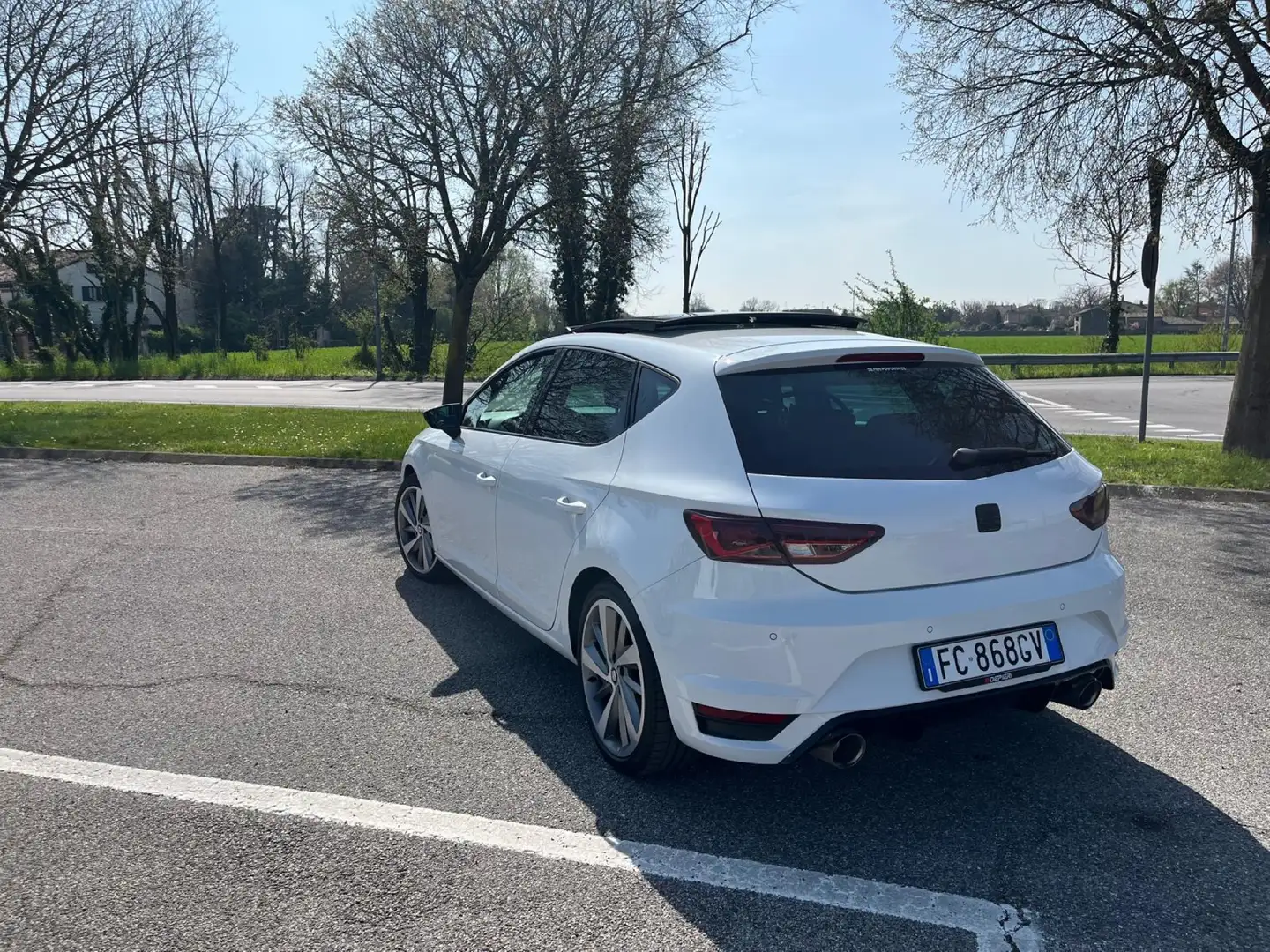 SEAT Leon 5p 2.0 tdi cr FR s&s 150cv dsg Bianco - 2