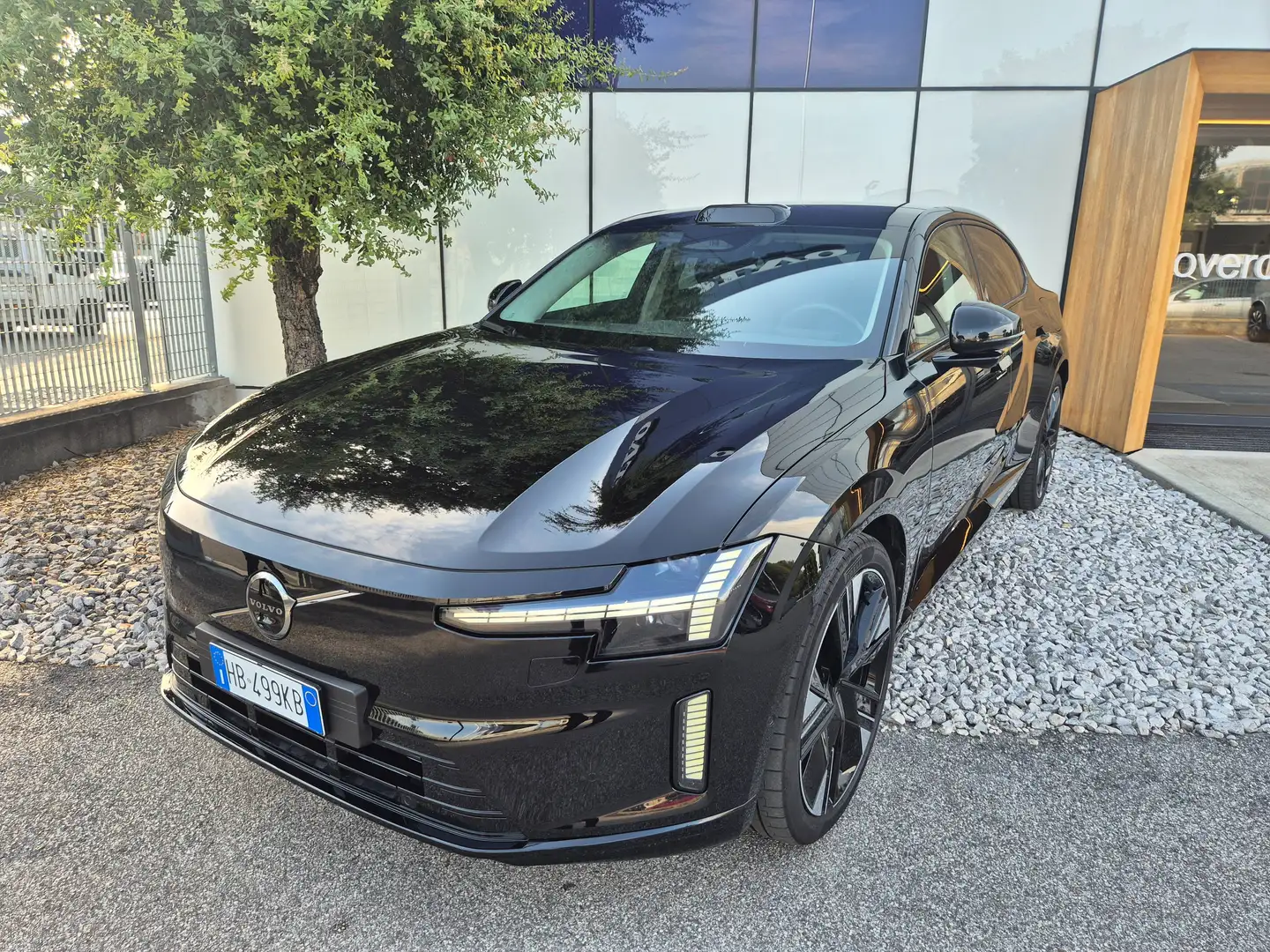 Volvo ES90 single motor extended range Ultra RWD Schwarz - 1