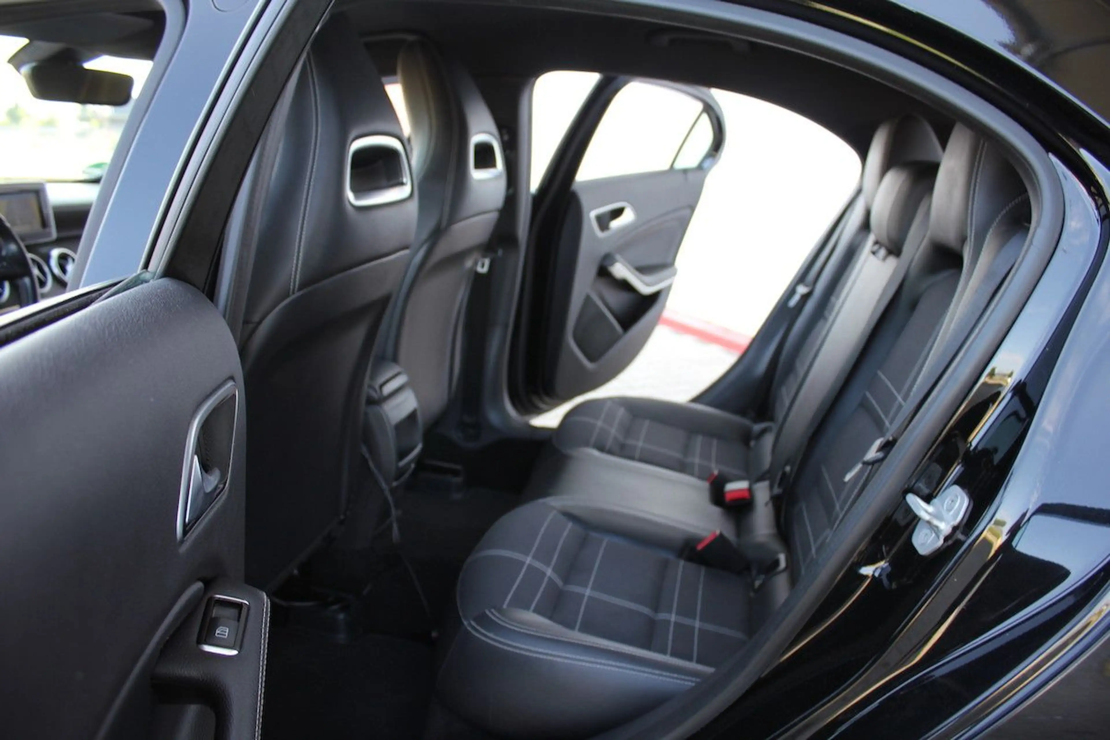Mercedes-Benz A 180 CDI BlueEfficiency  Urban Automatik — photo 14