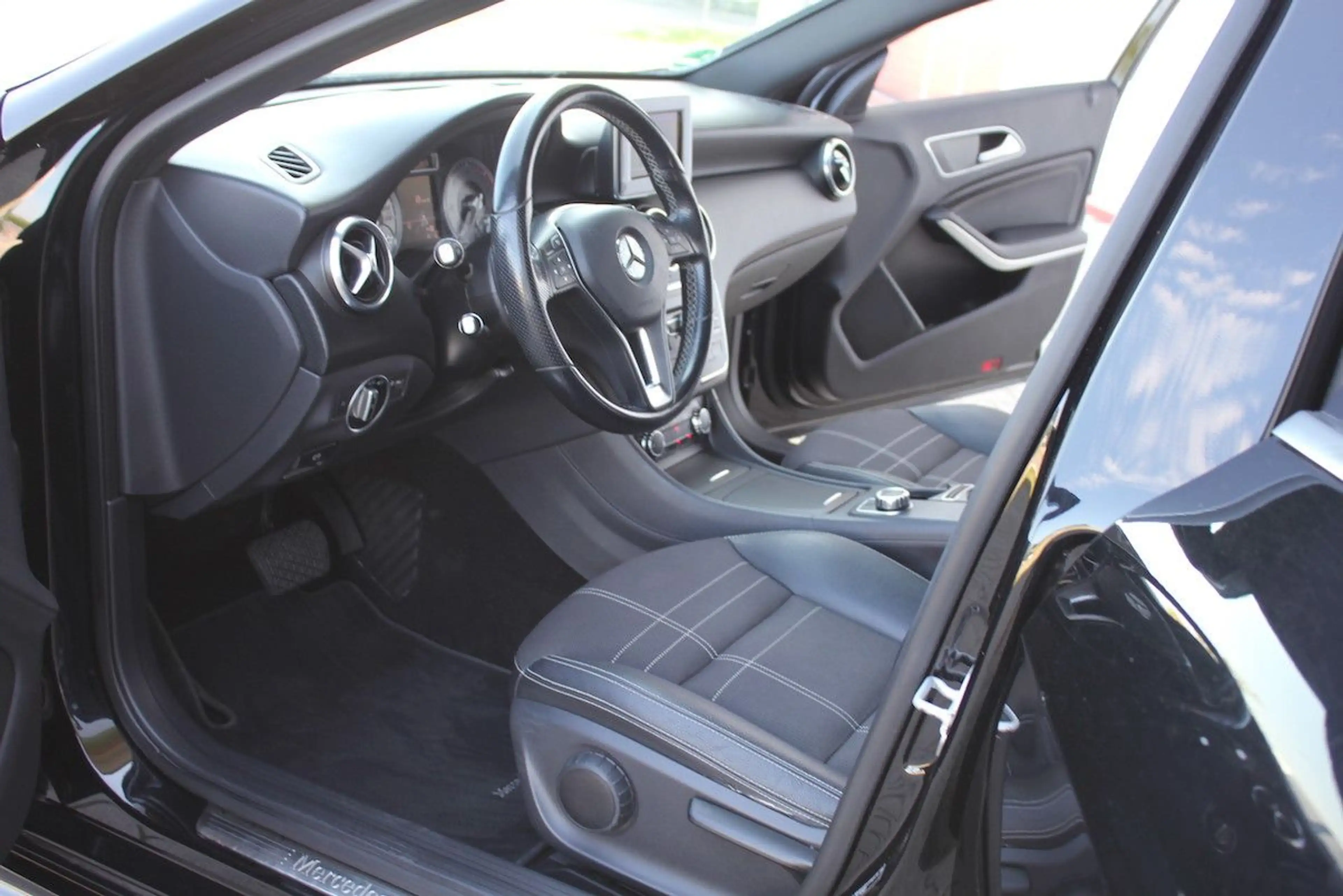 Mercedes-Benz A 180 CDI BlueEfficiency  Urban Automatik — photo 10