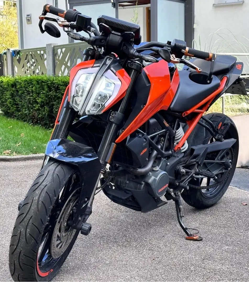 KTM 125 Duke - 1