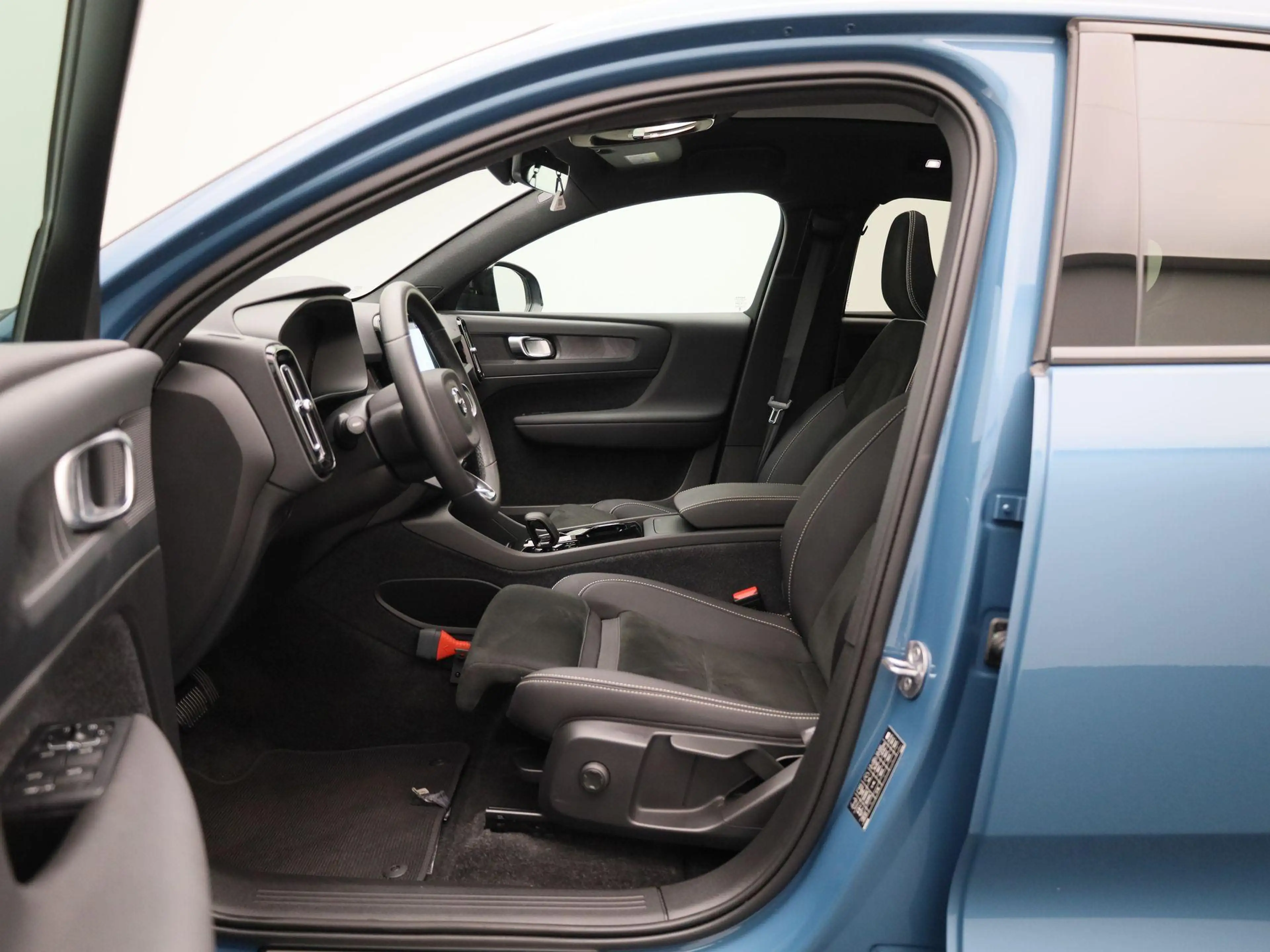 Volvo C40 Recharge Plus 69 kWh — photo 9