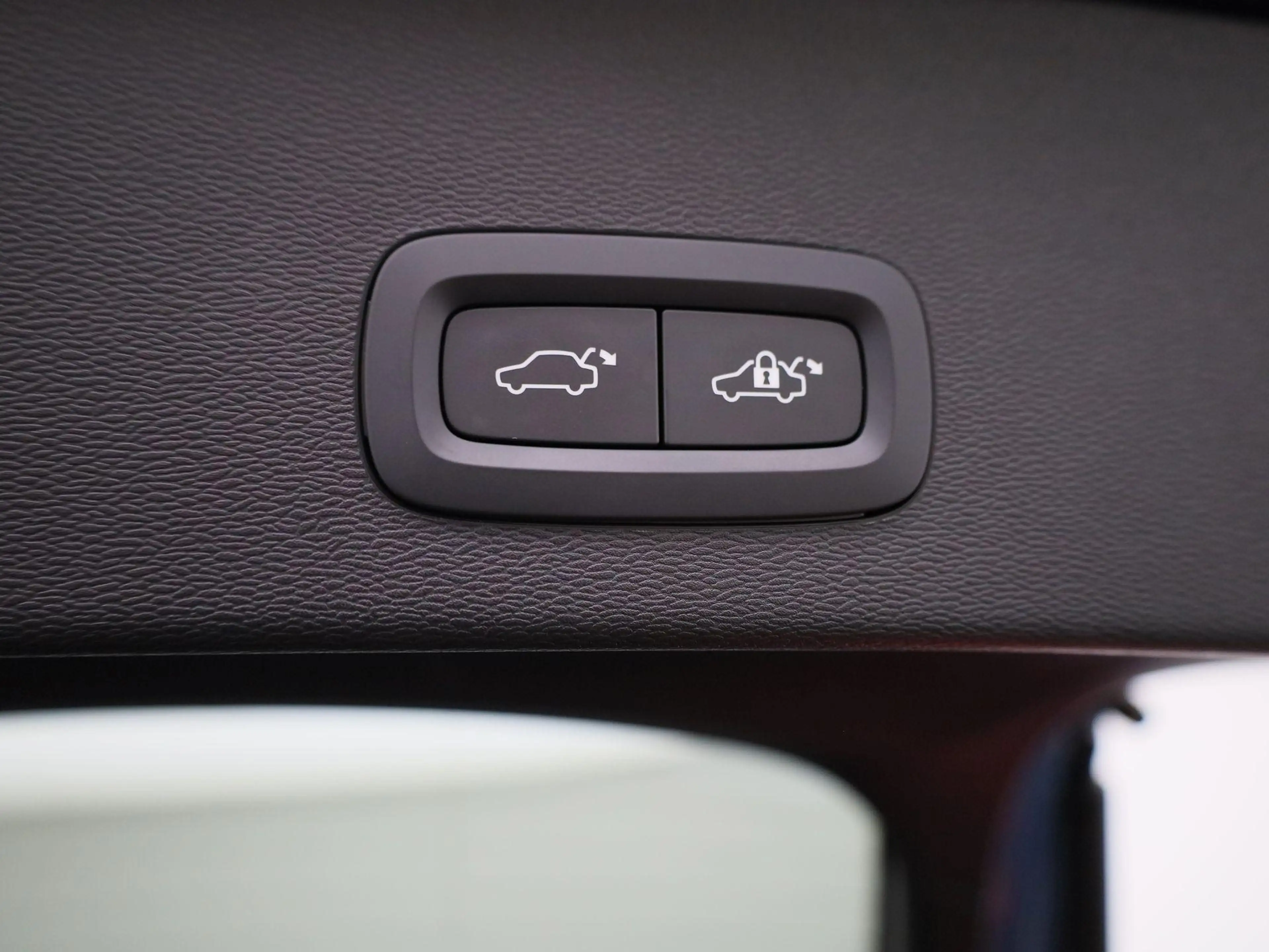 Volvo C40 Recharge Plus 69 kWh — photo 12