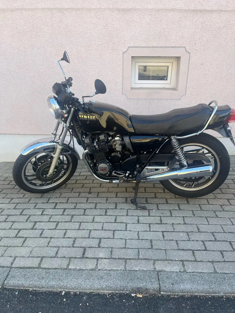 Yamaha XJ 550 Fekete - 1