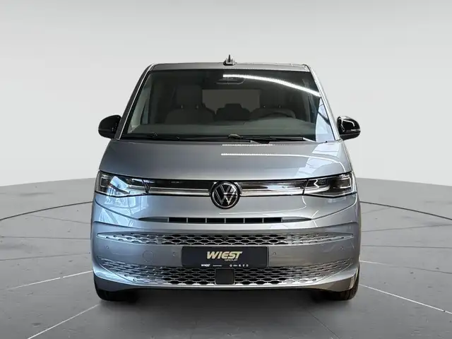 Volkswagen Multivan view 3