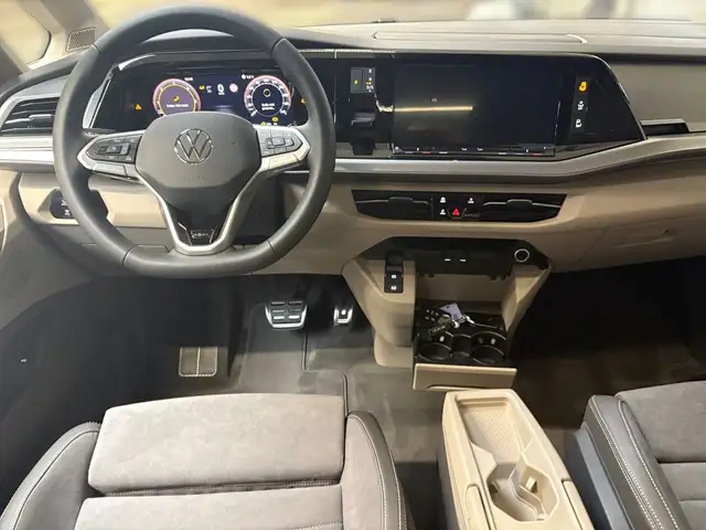 Volkswagen Multivan view 8
