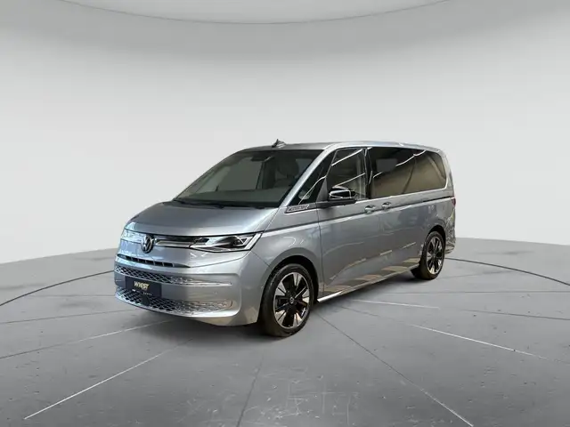 Volkswagen Multivan view 2