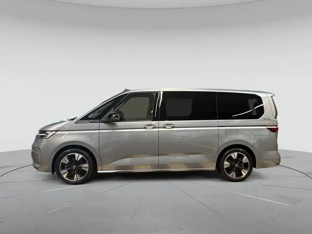 Volkswagen Multivan view 4