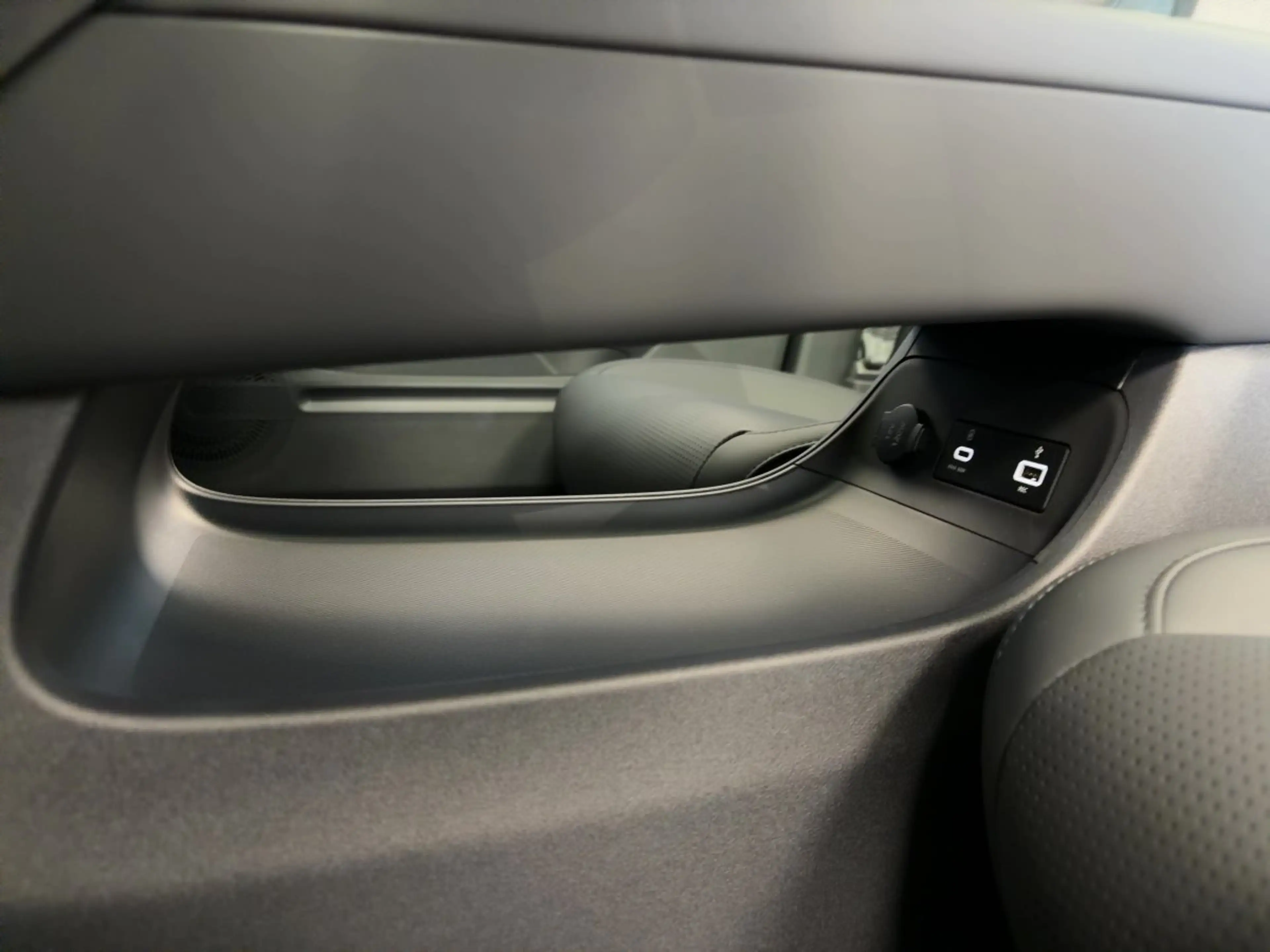 Leapmotor B05 67,1 kWh 400V BEV ACC NAVI SHZ CAR PLAY — photo 16