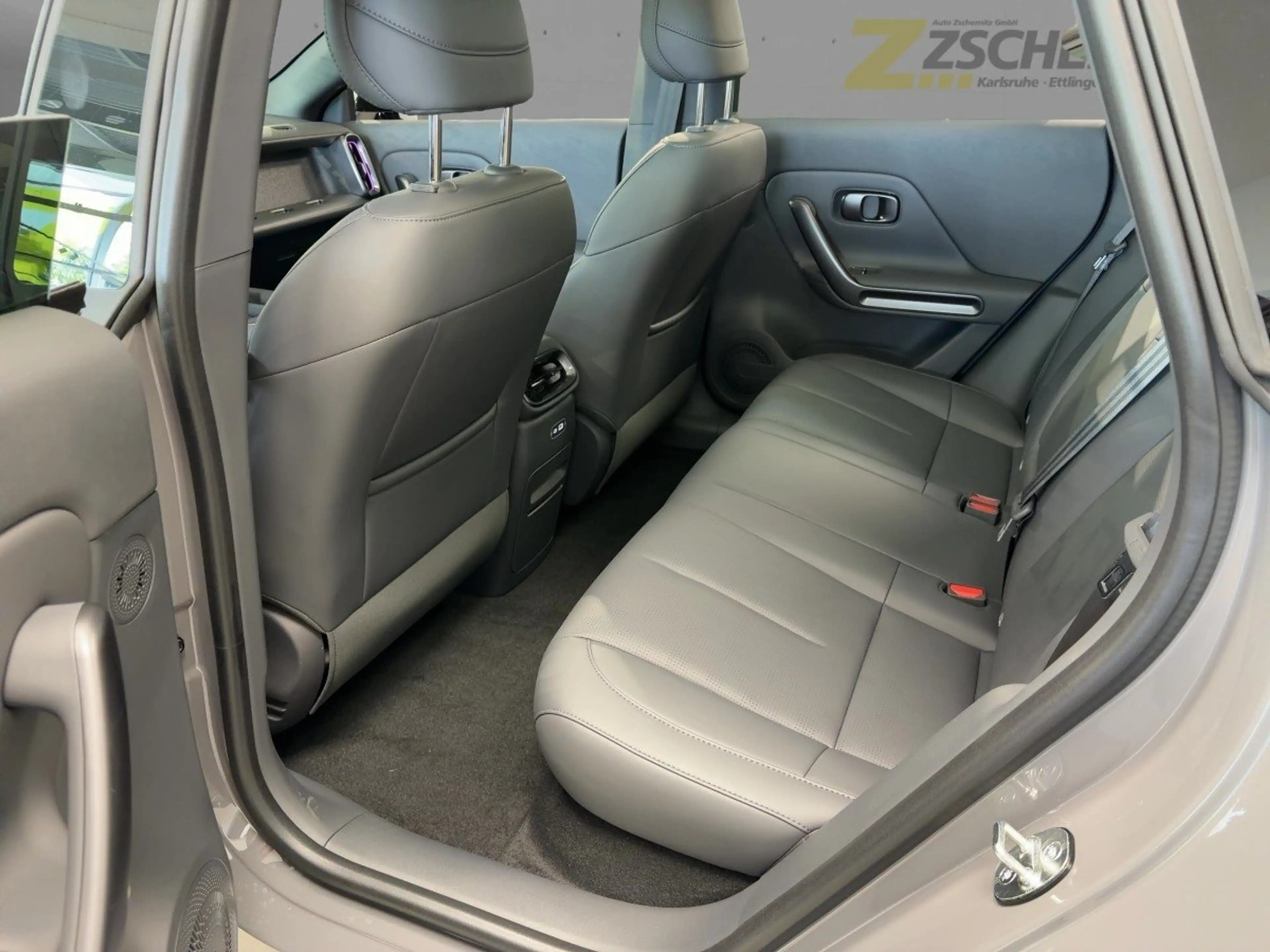 Leapmotor B05 67,1 kWh 400V BEV ACC NAVI SHZ CAR PLAY — photo 7