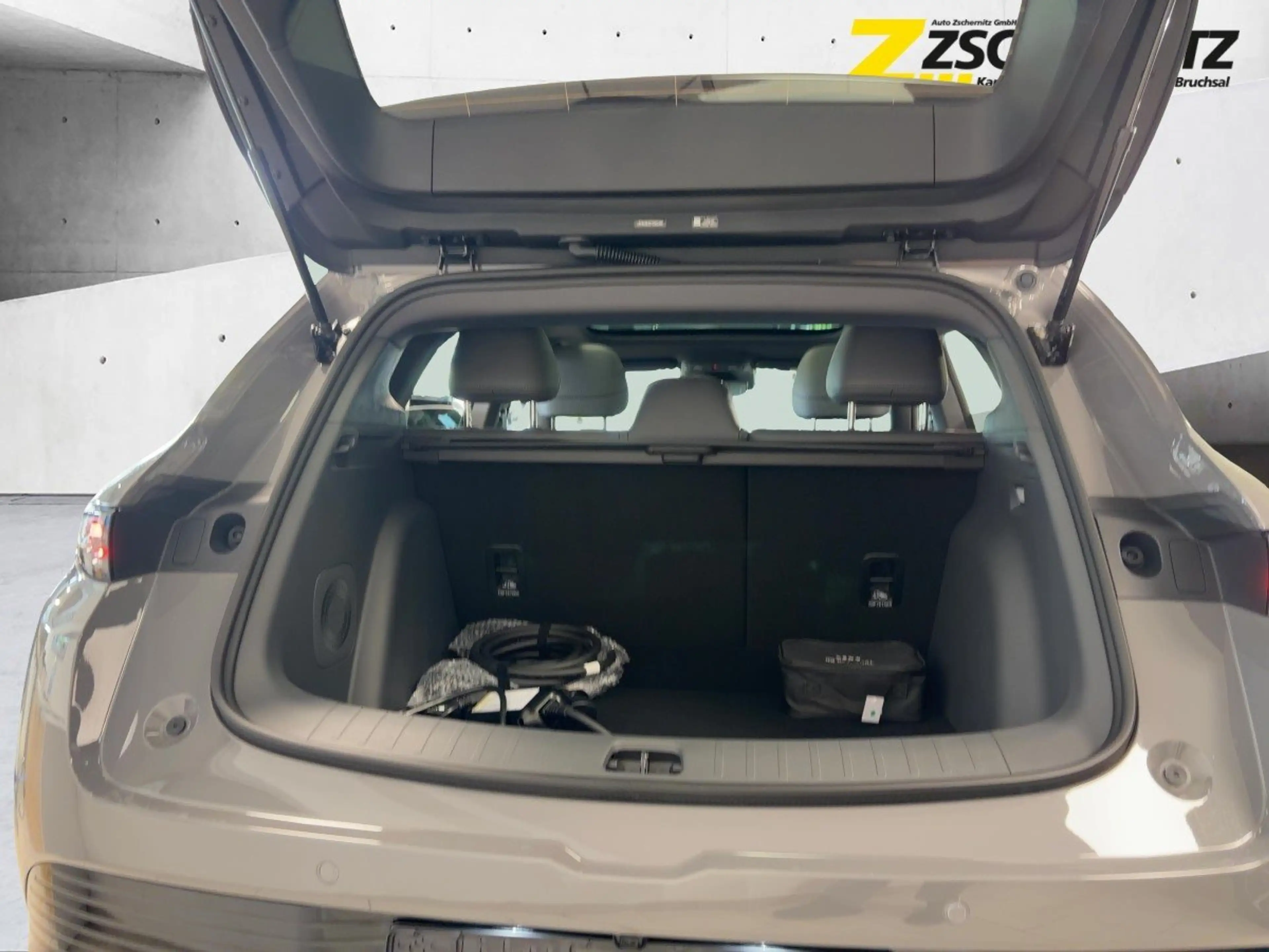 Leapmotor B05 67,1 kWh 400V BEV ACC NAVI SHZ CAR PLAY — photo 5