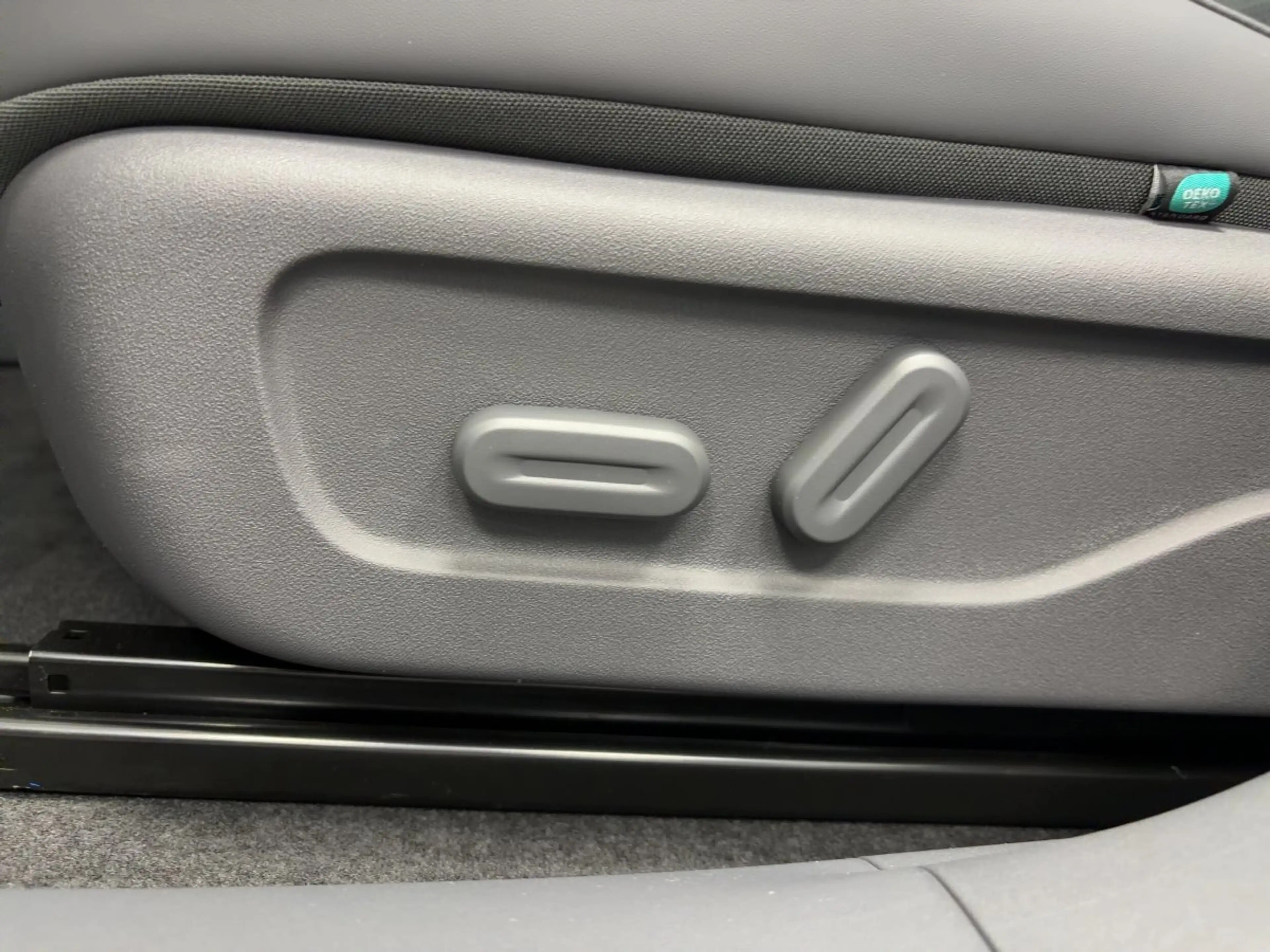 Leapmotor B05 67,1 kWh 400V BEV ACC NAVI SHZ CAR PLAY — photo 14