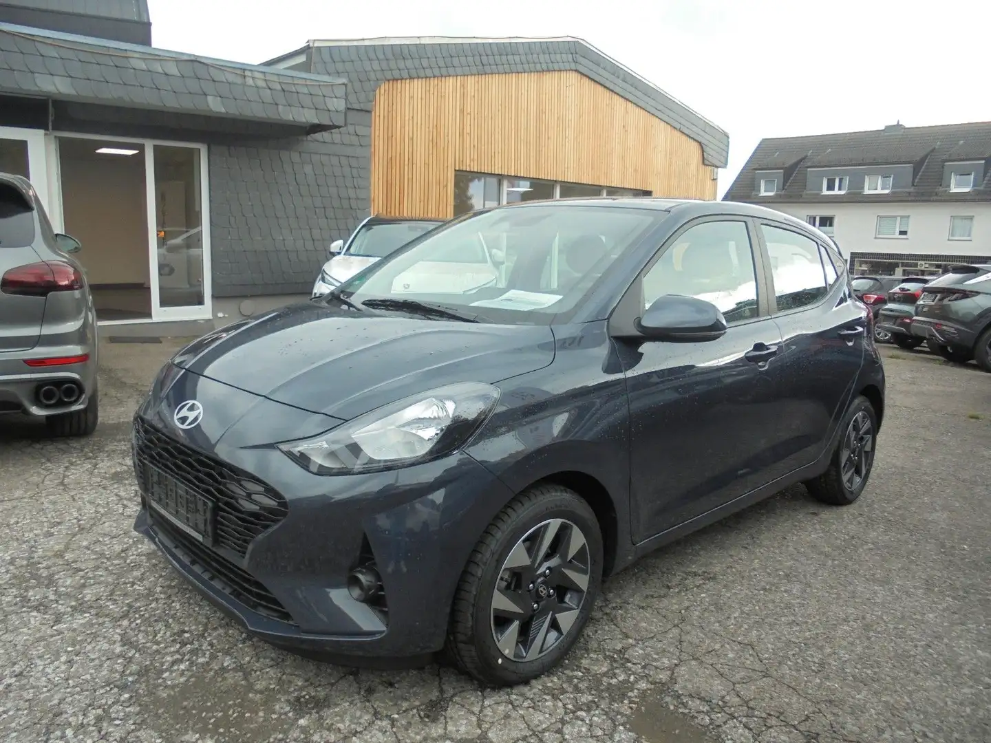 Hyundai i10 Trend 1.2 Komfort-Paket Garantie 2032 Grau - 1