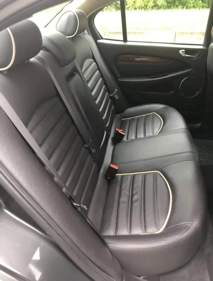 Jaguar X-Type Estate 2.2 Diesel Aut. Executive - 2