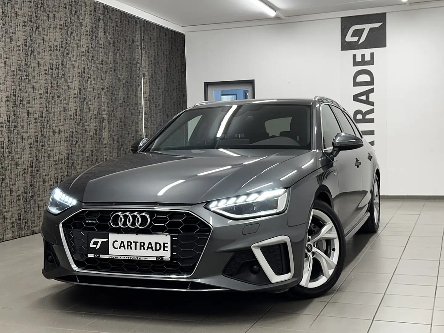 Audi A4 Avant 40 TFSI quattro S-line S-tronic /MATRIX-L... Grijs - 1