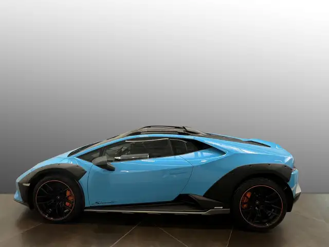 Lamborghini Huracan view 3