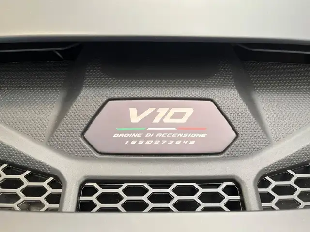 Lamborghini Huracan view 13