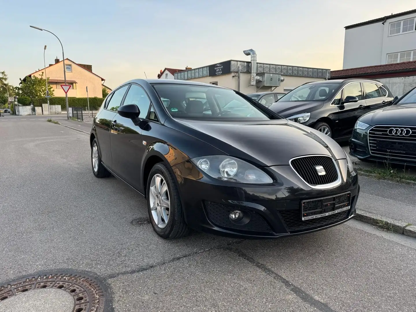 SEAT Leon 1.6 TDI Reference Tempomat Sitzheizung - 1