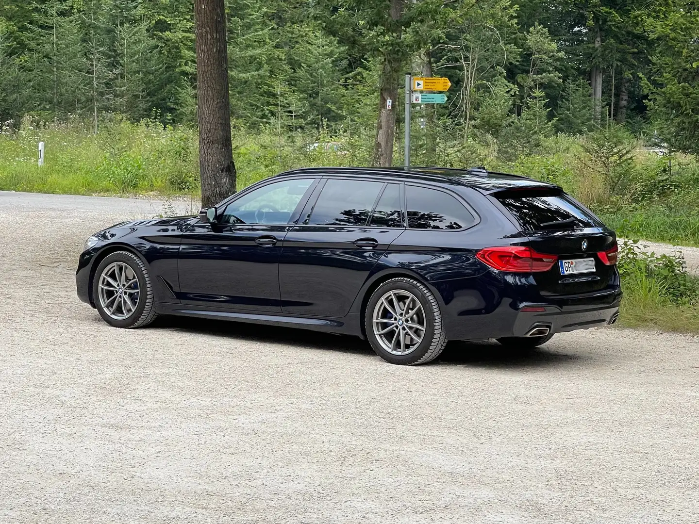 BMW 540 540i xDrive Touring Aut. Bleu - 2