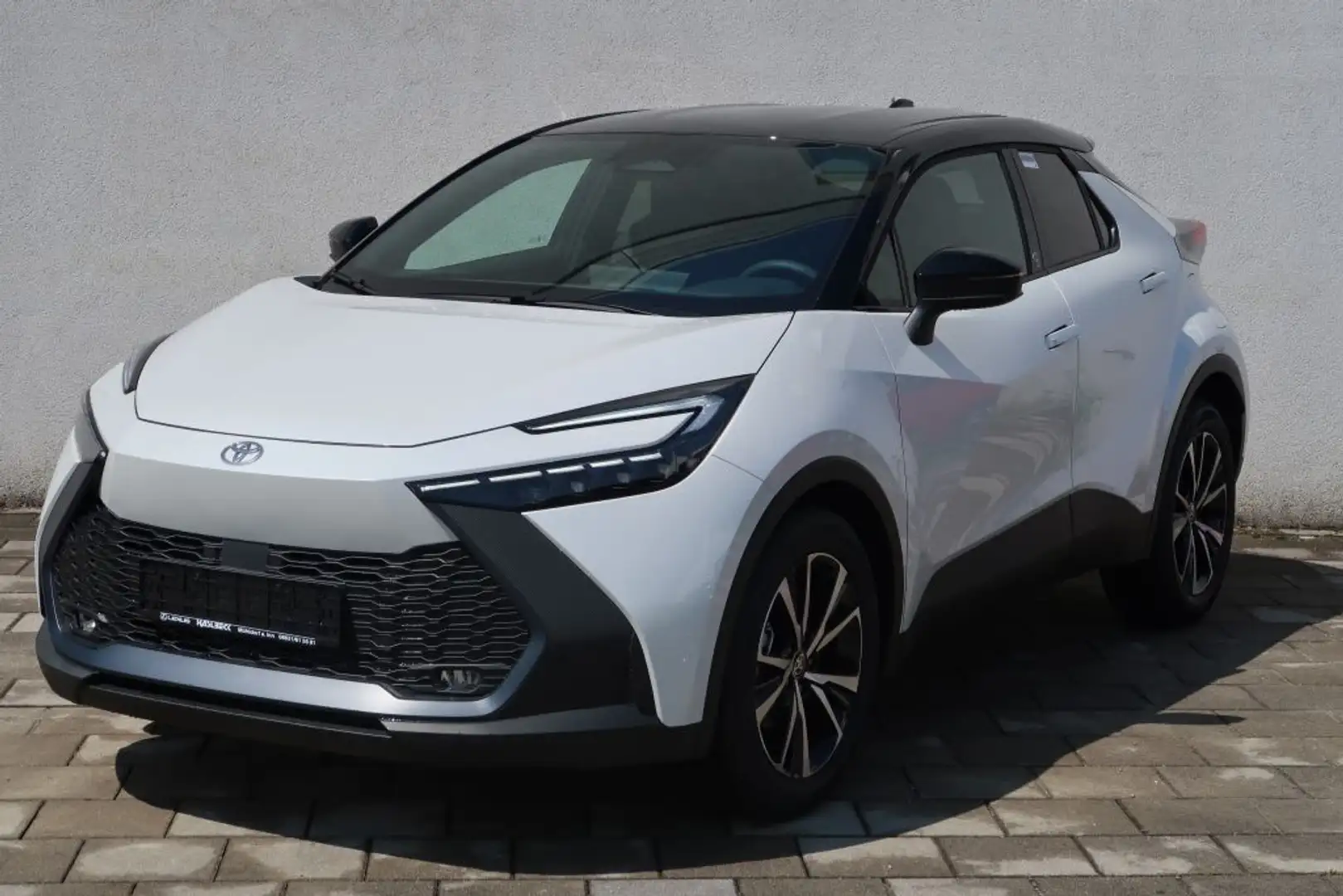 Toyota C-HR 1.8 Hybrid Team Deutschland Blanc - 1