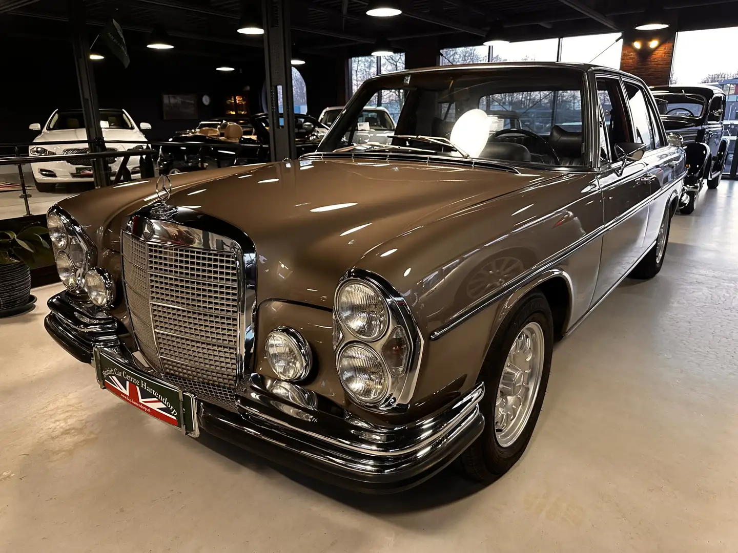 Mercedes-Benz 300 SE 4.5 Коричневий - 1