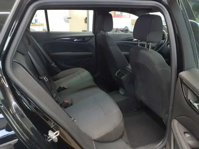 Opel Insignia view 14