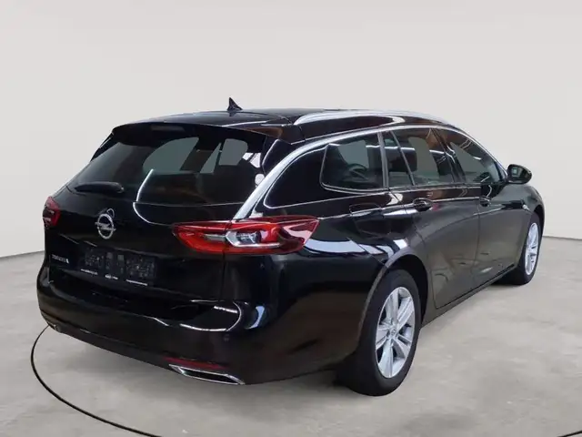 Opel Insignia view 4