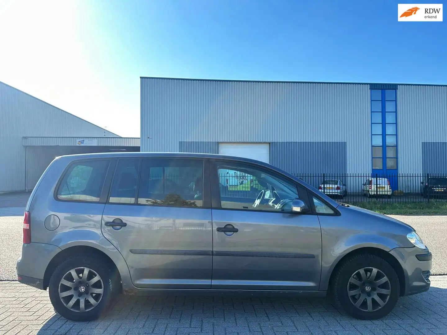 Volkswagen Touran 1.6 Trendline Business7 Persoons Airco cruise Grijs - 1