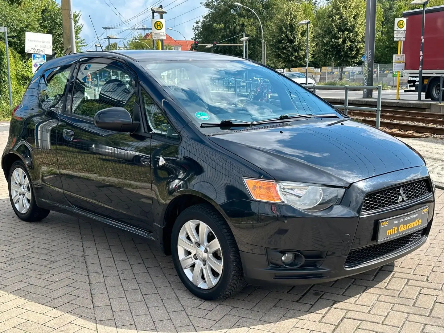 Mitsubishi Colt Lim. ClearTec **1. HAND*TÜV NEU** Schwarz - 2