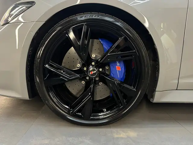 Audi RS6 view 7