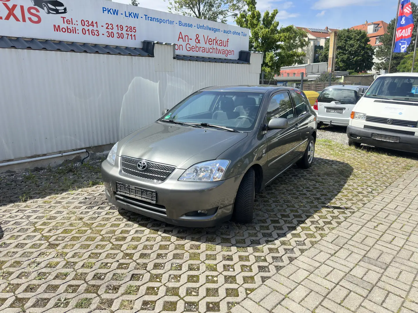 Toyota Corolla 1.6 Sol siva - 1