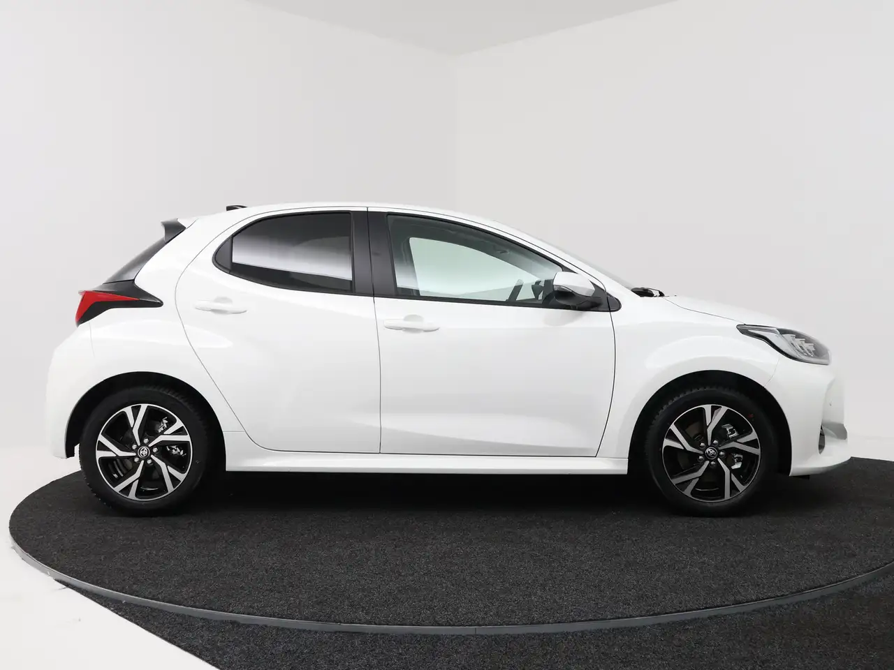 Toyota Yaris 2026 — фото 14