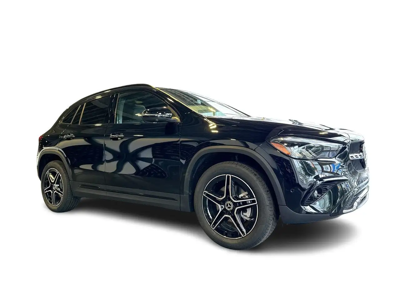 Mercedes-Benz GLA снимка Mercedes-Benz GLA