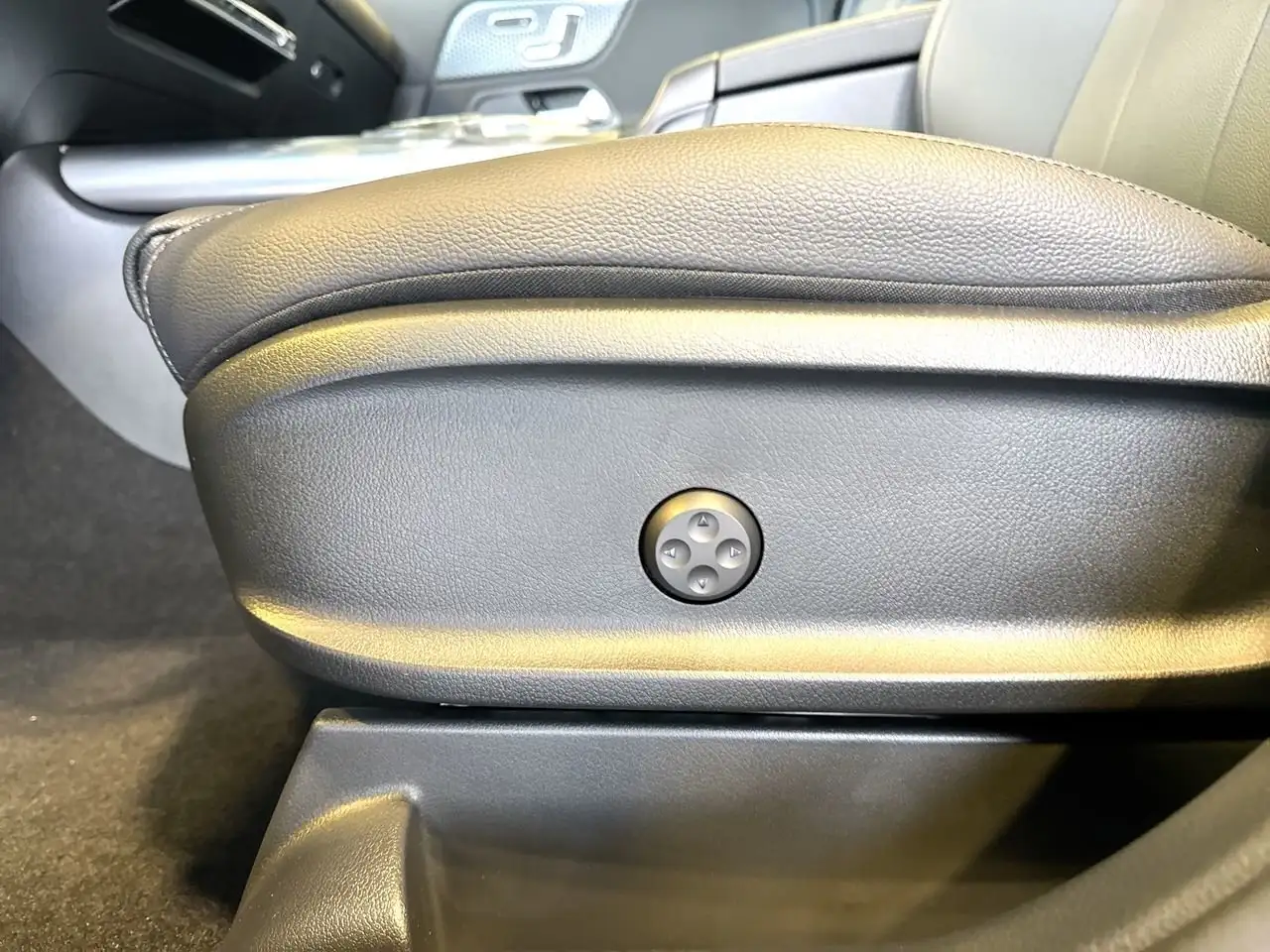 Mercedes-Benz GLA снимка Mercedes-Benz GLA