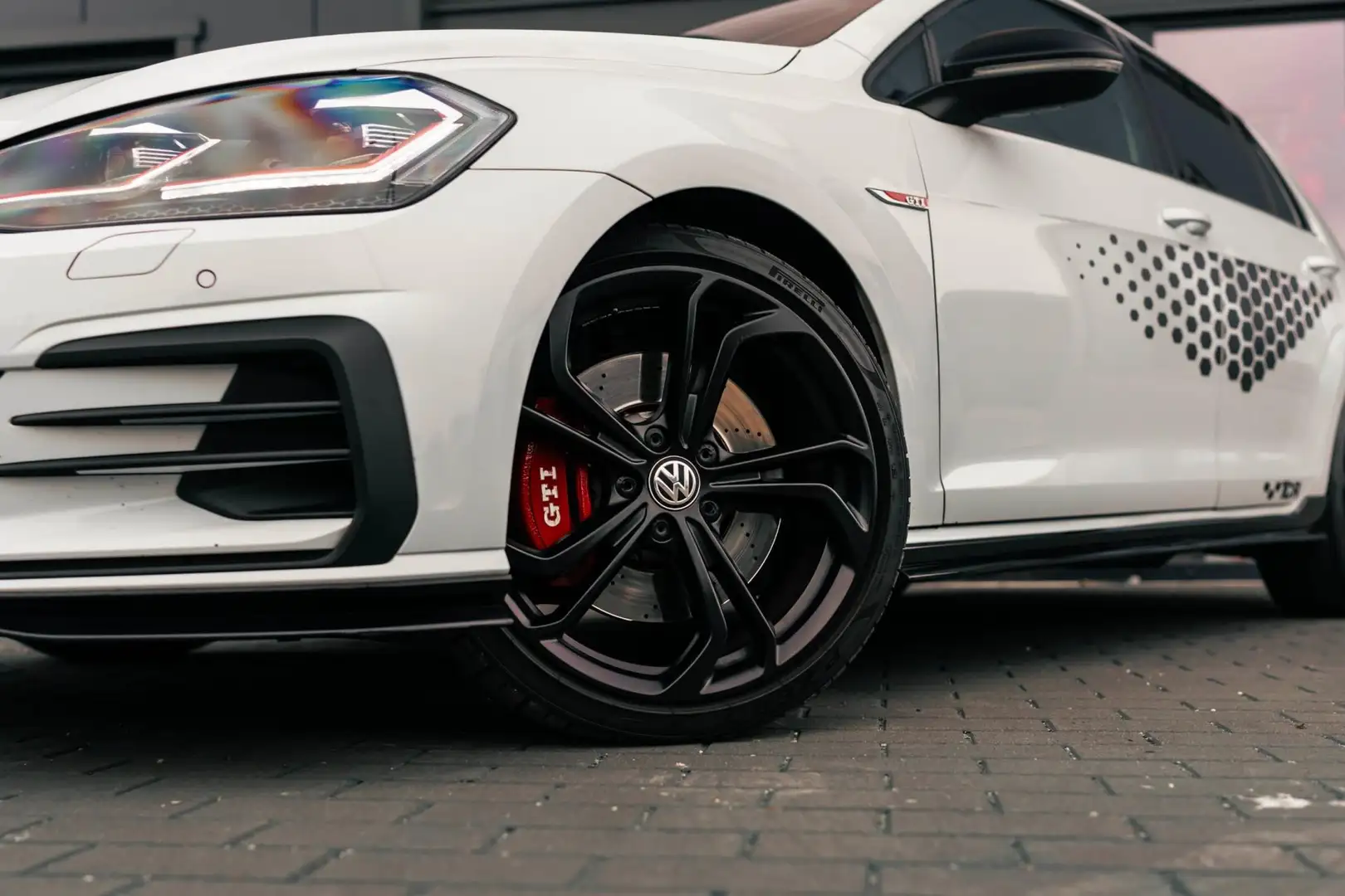 Volkswagen Golf GTI 2.0 TSI TCR / MILLTEK / PANO / VIRTUAL / DCC Blanco - 2