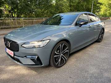 R Design AWD, CO2: 149