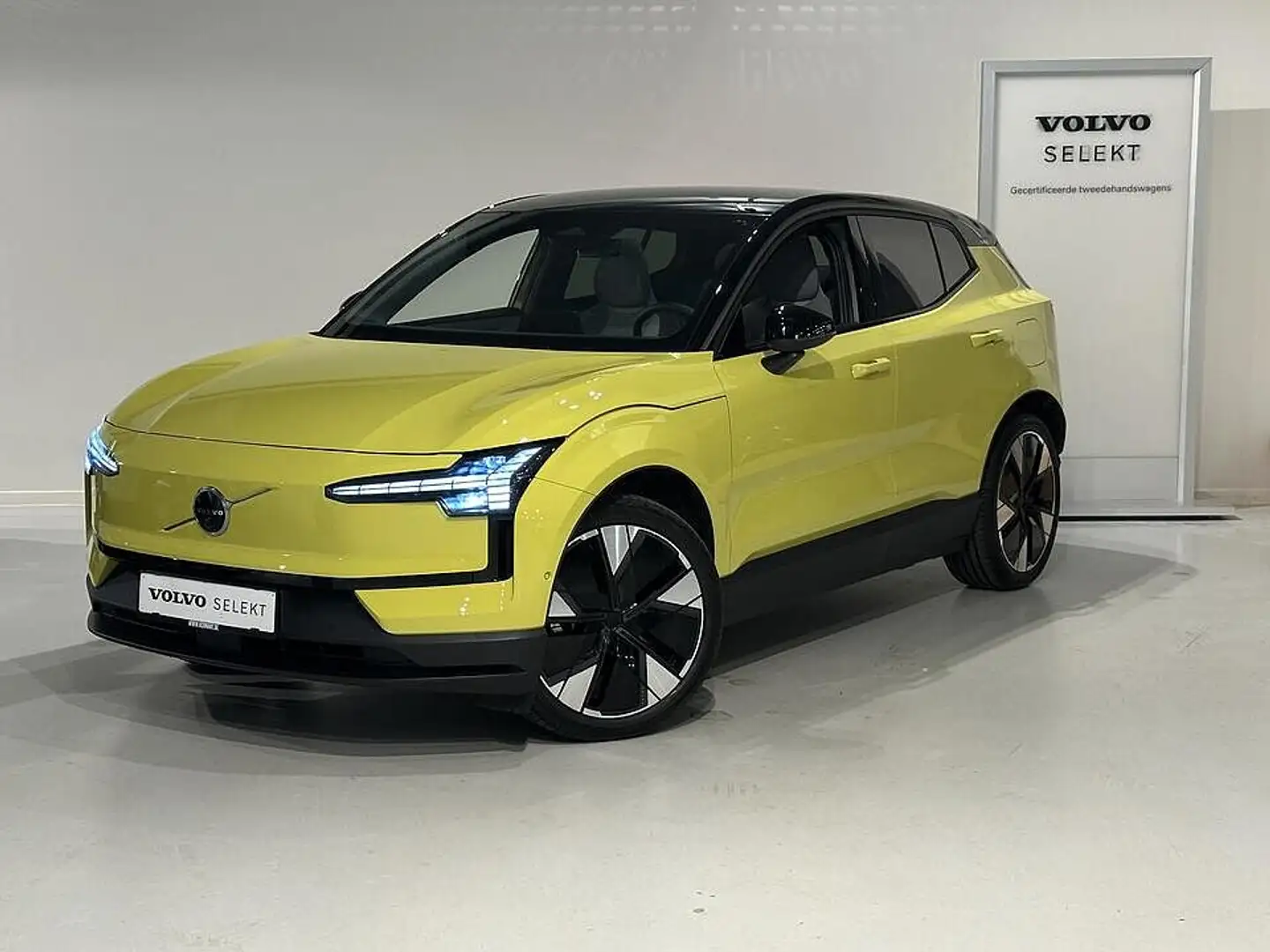 Volvo EX30 Ultra Extended Range Geel - 1