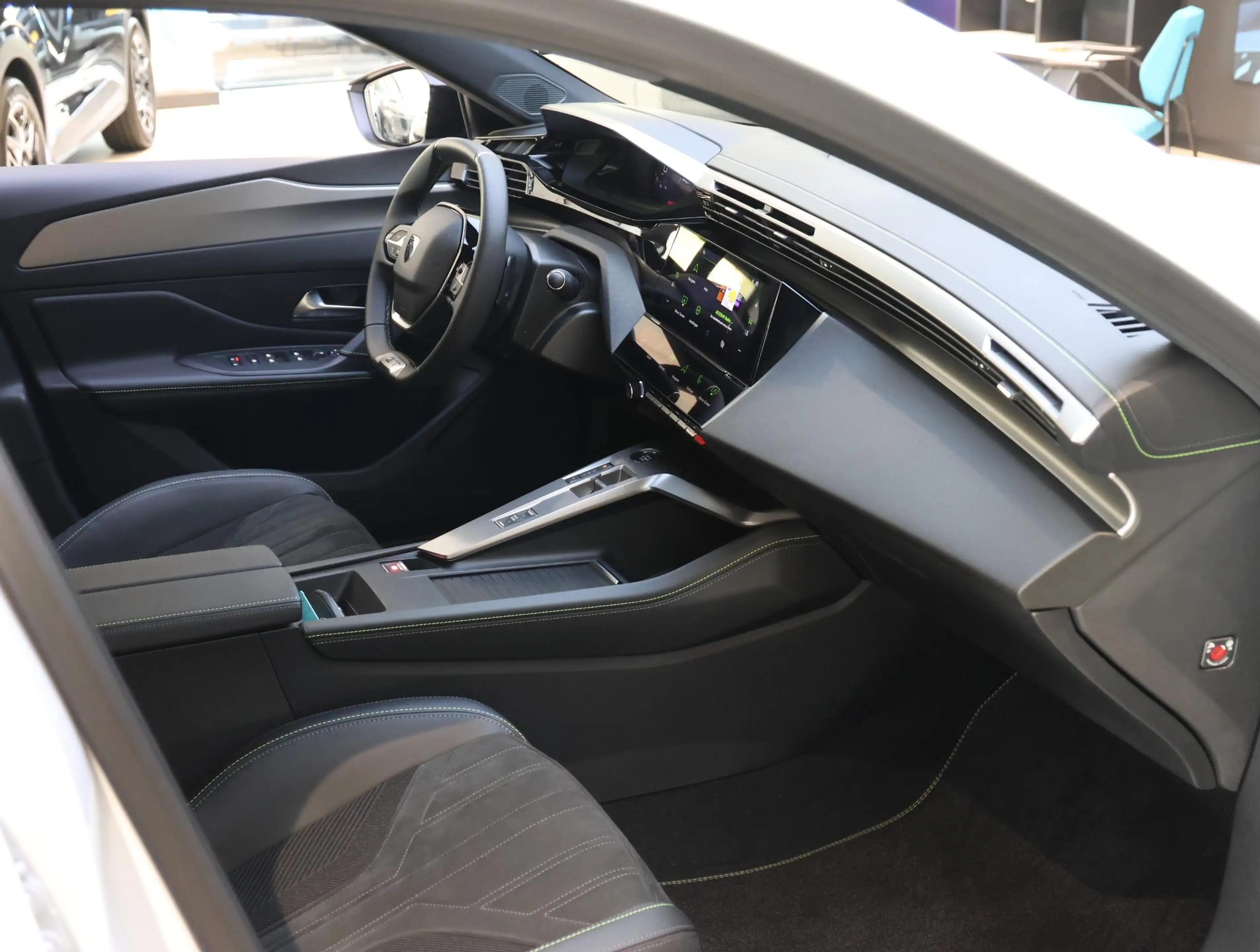 Peugeot 408 1.2 Hybrid 136 e-DCS6 GT | Handsfree achterklep | — photo 5